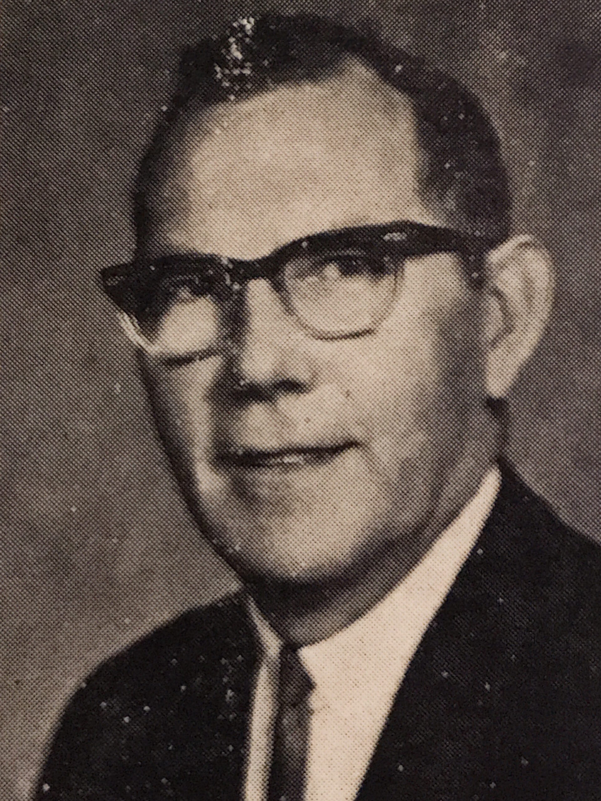 Beranek in 1970, with horn-rimmed glasses and in a suit